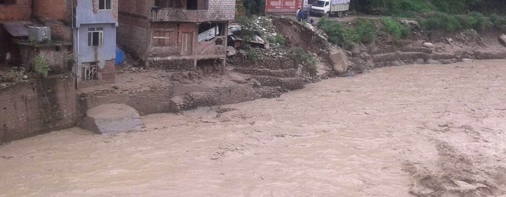 भोटेकोशीमा बाढी, सुरक्षित स्थानमा जान आग्रह