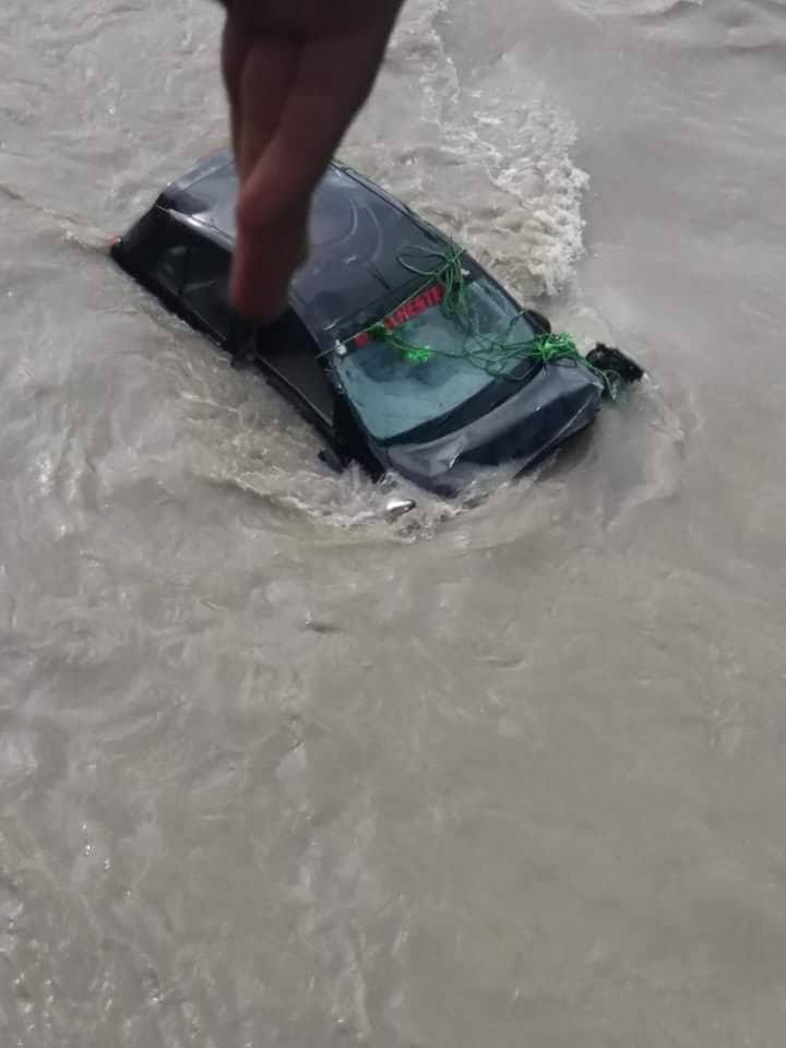 खोलाले कार बगाउँदा एकको मृत्यु, दुई घाइते