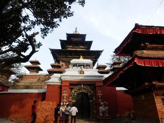 महानवमी पर्व, तलेजु भवानी खुल्ने