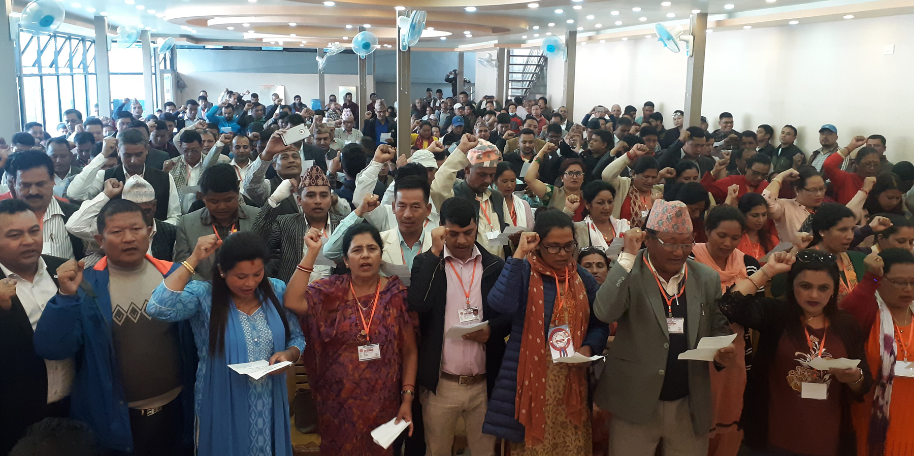 नेकपा काभ्रेपलाञ्चोक जिल्ला कमिटीका पदाधिकारीलाई शपथ