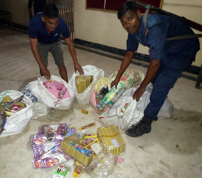 सीमा नाकाबाट पटका भित्रिदै
