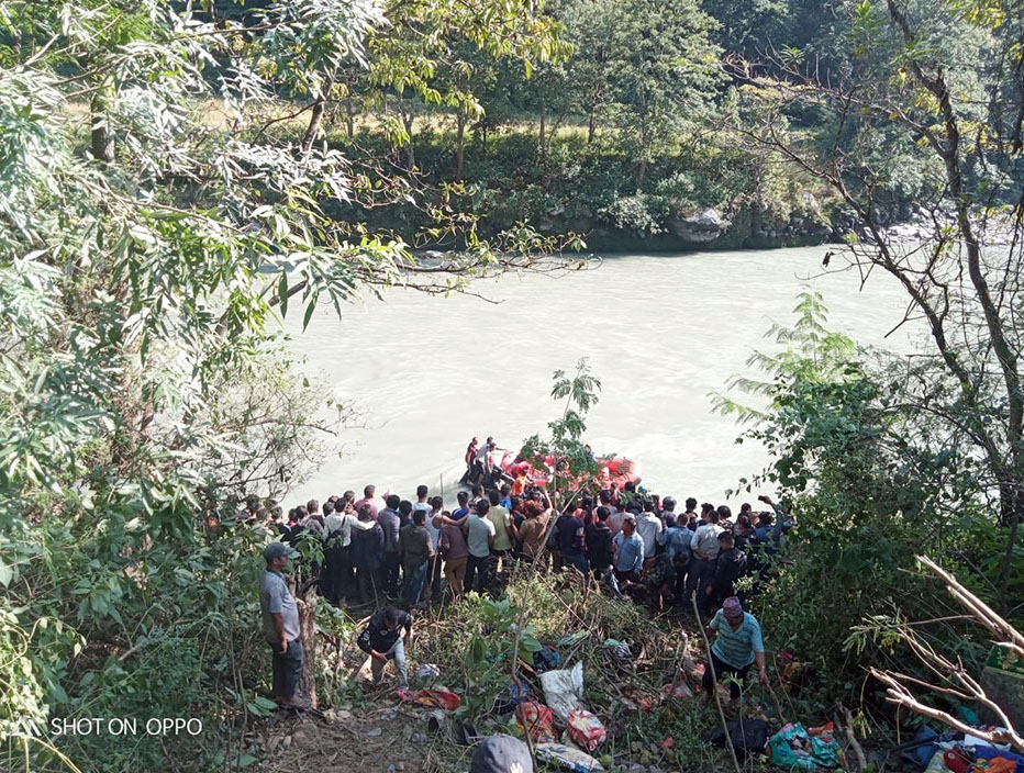 अपडेट : सुकुटे बस दुर्घटनामा मृत्यु हुनेको सङ्ख्या १० पुग्यो
