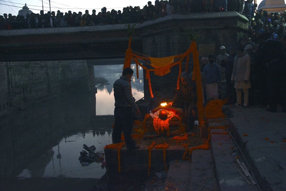 प्रहरी निरीक्षक दाहालको पशुपति आर्यघाटमा दाहसंस्कार