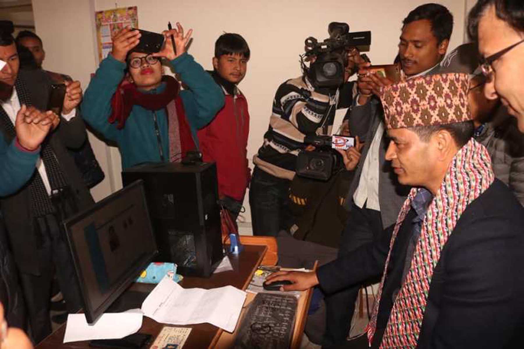 चालक अनुमतिपत्र वितरणको शुभारम्भ