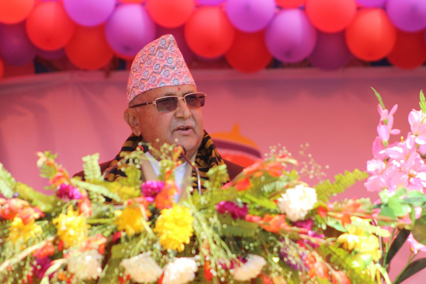 ६९ औं ह्यापी बर्थडे मनाउन प्रधानमन्त्री पुगे आफ्नो घर