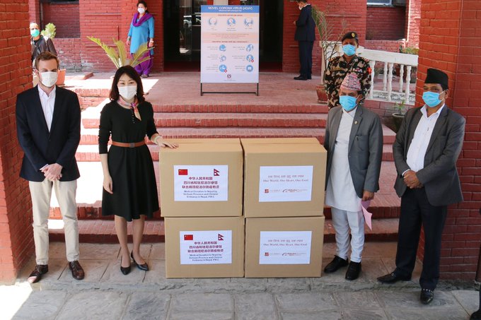 चीनबाट ल्याइएको स्वास्थ्य सामाग्री सरकारलाई हस्तान्तरण