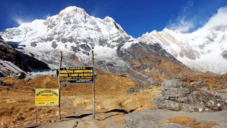 मुस्ताङमा ६८ विदेशी पर्यटक अलपत्र