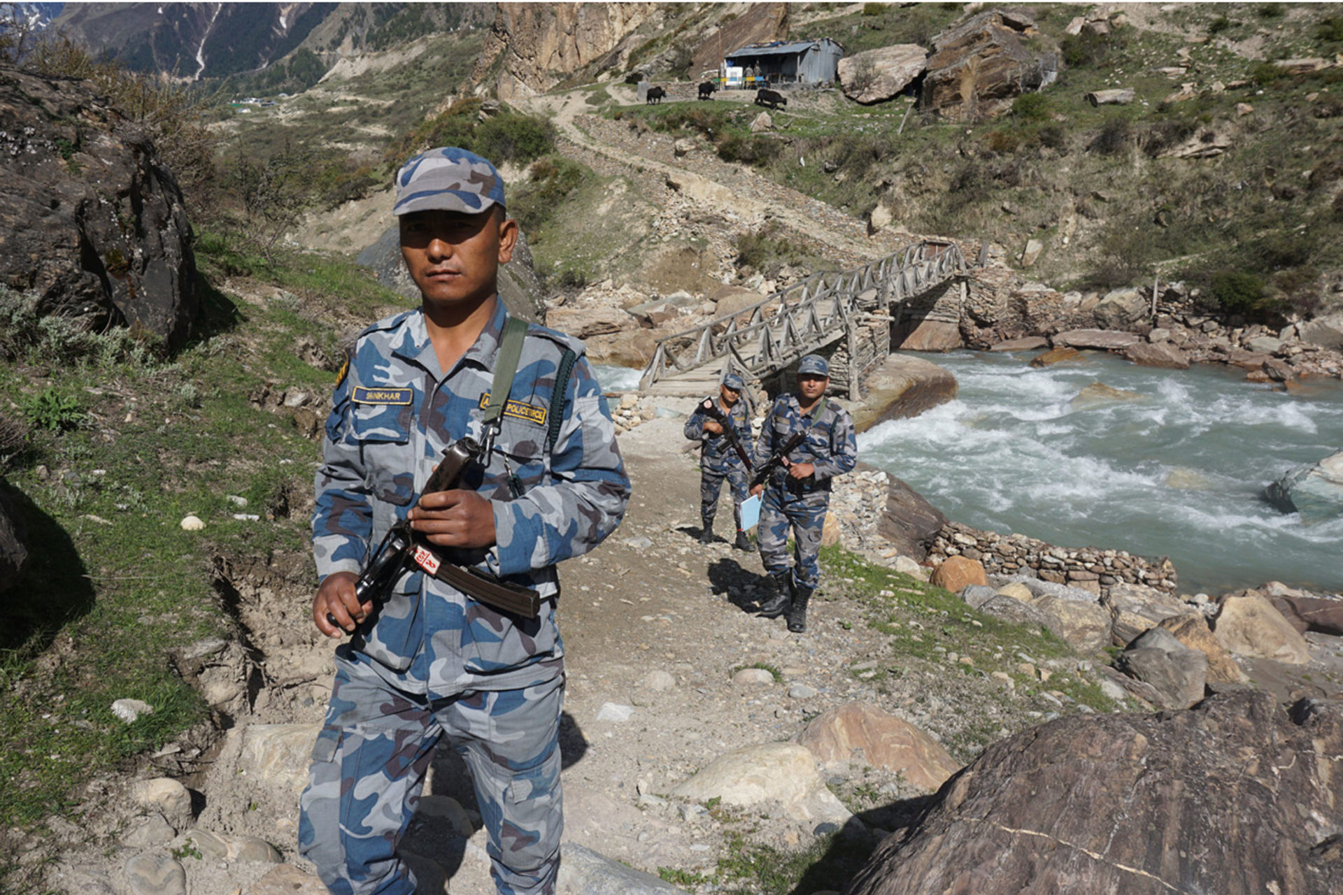 छाङरुमा सशस्त्र प्रहरीः दृढ सङ्कल्पका साथ सीतापुलबाट सीमा गस्ती