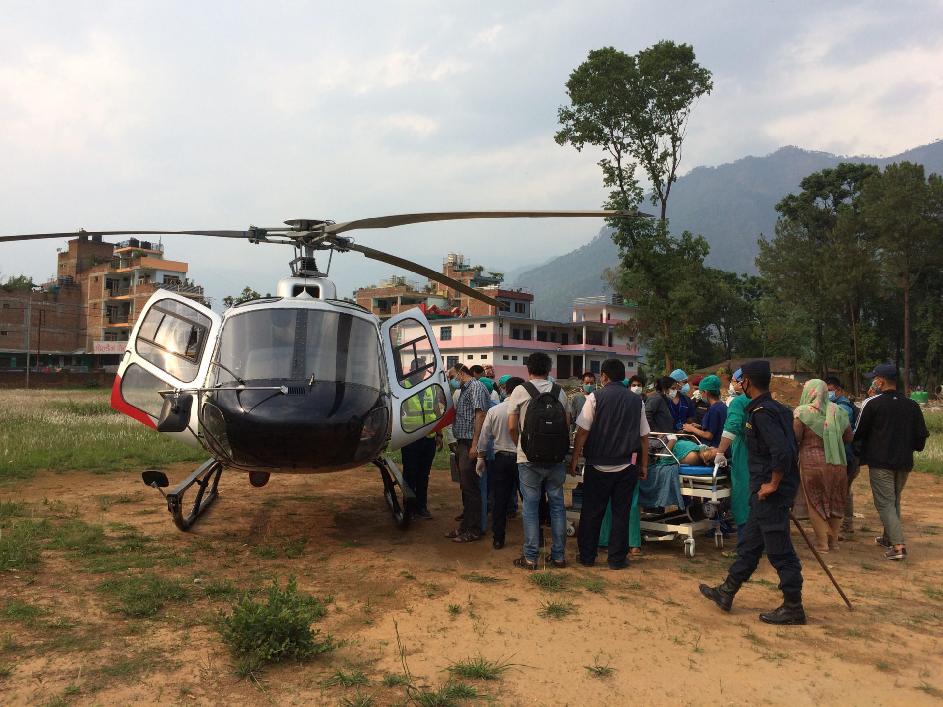 सुत्केरीको हेलिकप्टरद्वारा उद्धार