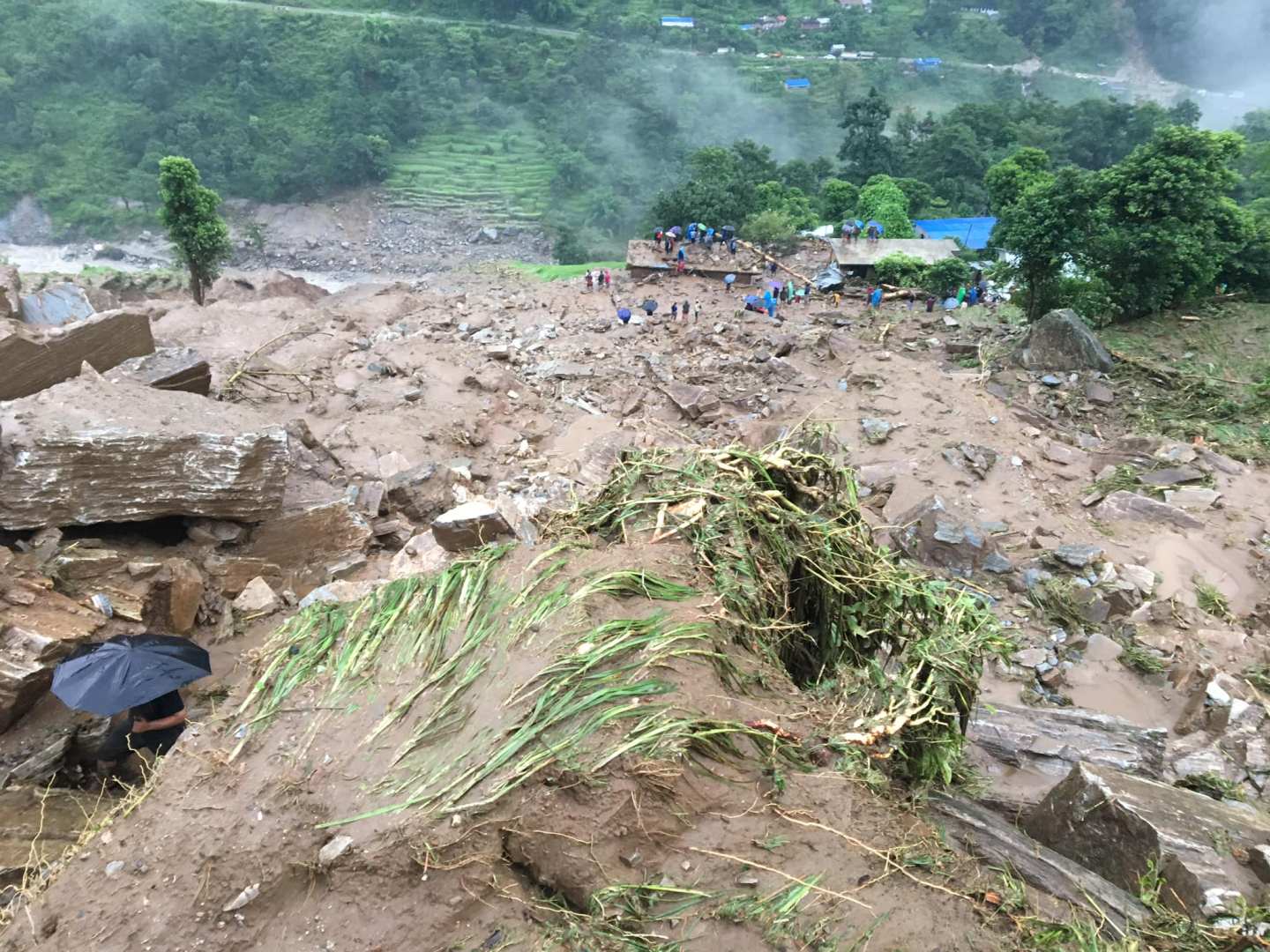 बाह्रबिसेका १२ घरमा पूर्ण क्षति, ४ जनाको शव फेला, २६ बेपत्ता (अपडेट)