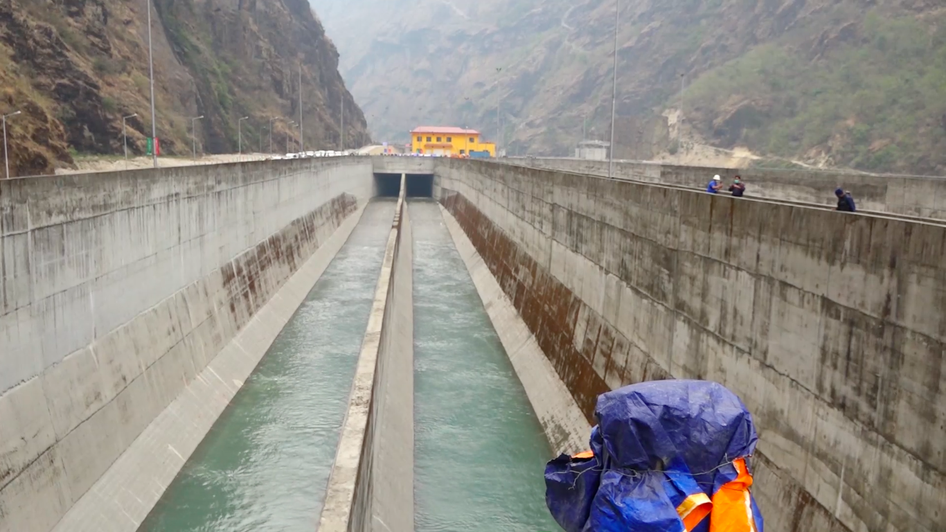 माथिल्लो तामाकोसी जलविद्युत आयोजनाको सुरुङमा पानी खस्यो