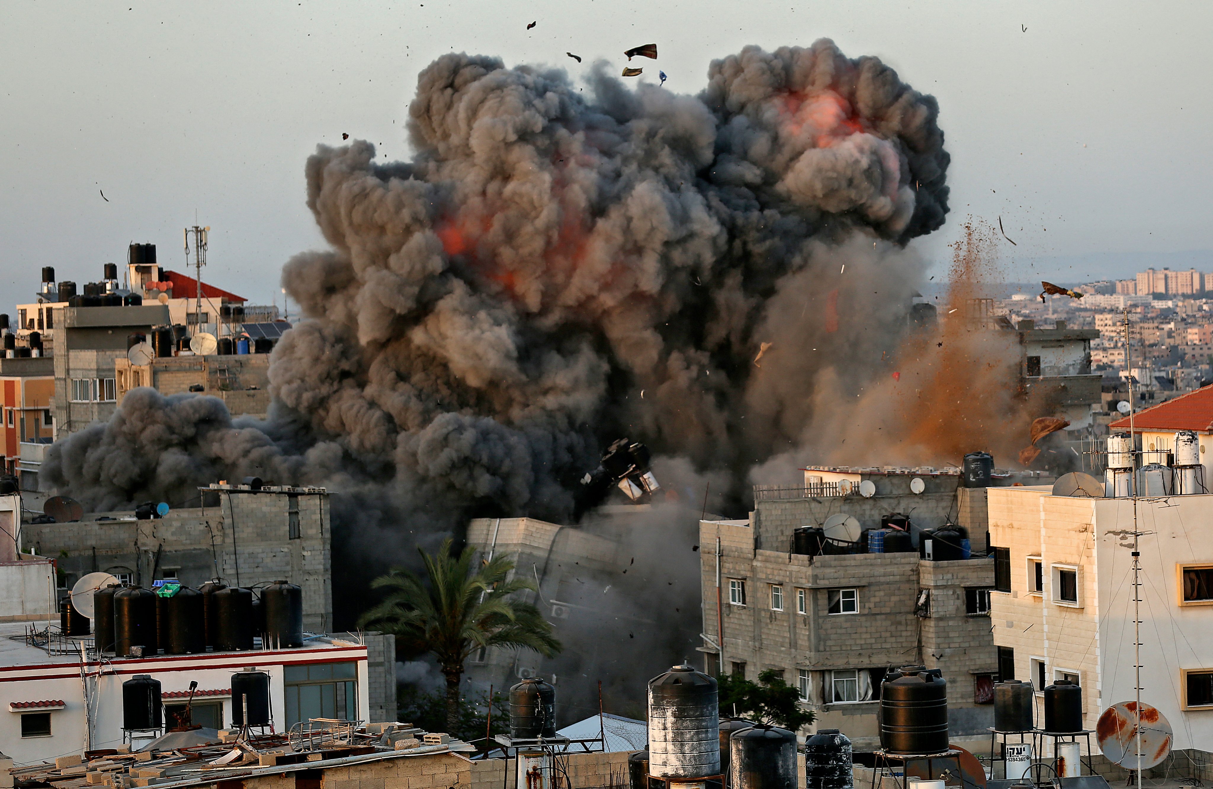 इजरायली लडाकू विमानद्वारा गाजा शहरमा थप आक्रमण
