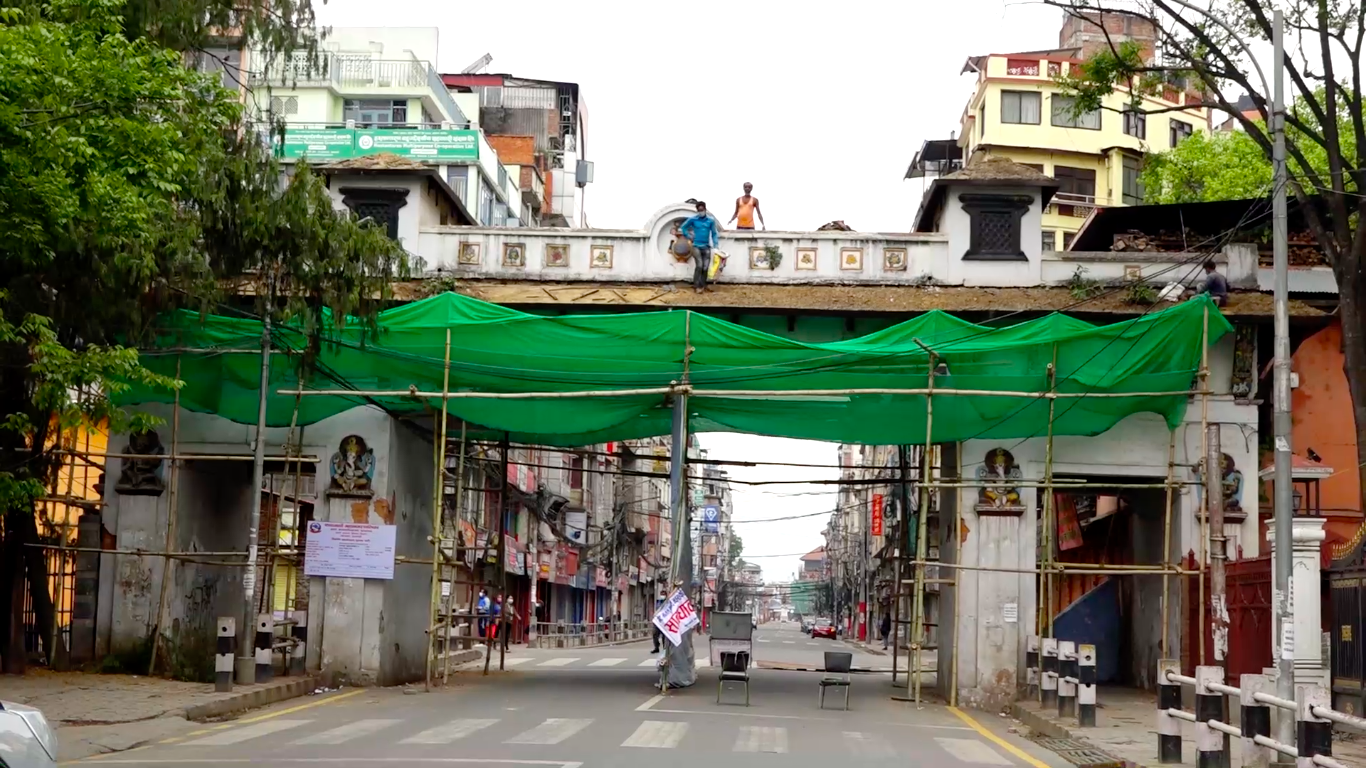 ३९ लाख ९० हजारमा न्युरोड गेटको मर्मत सम्भार गरिदै