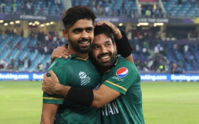 विश्वकपमा पाकिस्तानको सानदार सुरुआत, भारत १० विकेटले पराजित